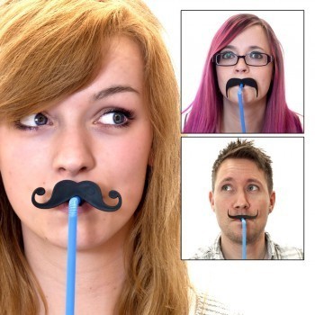Une des 3 surprises : pailles moustaches